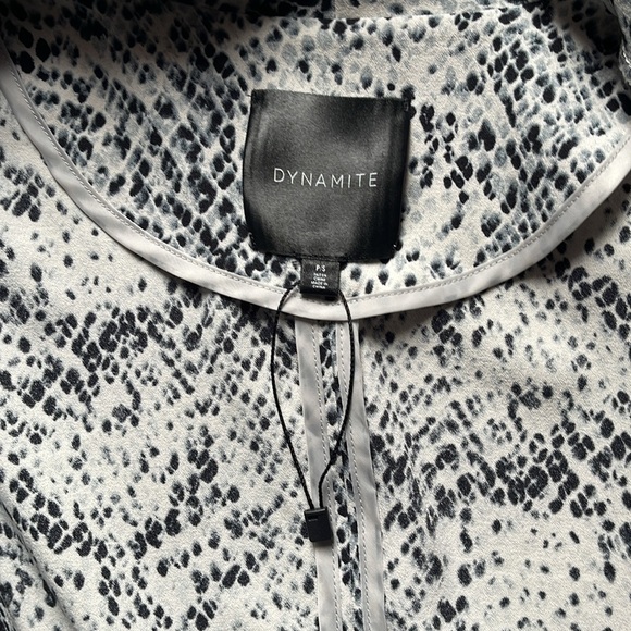 Dynamite | Snake Print Blazer - Picture 5 of 5